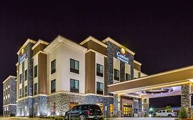 Comfort Inn & Suites Moore - Oklahoma City